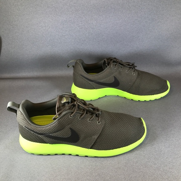nike roshe run tarp green